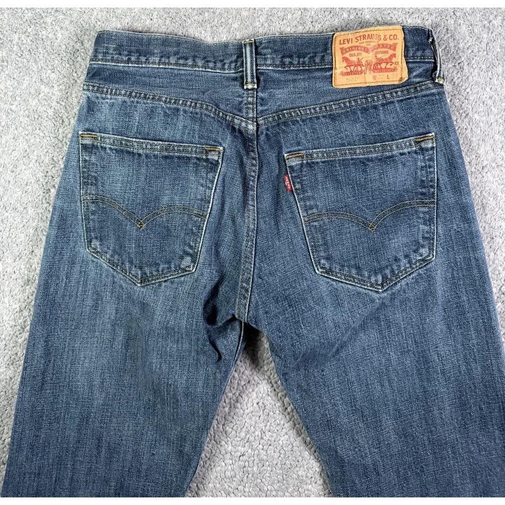 Levis 501 Jeans Men 30x32 Blue Button Fly Straight 100% Cotton Denim Medium Wash